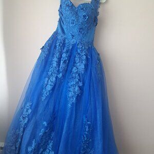 Royal blue quinceanera dress